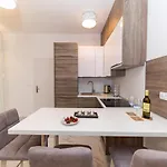 Apartment Duffys#2 *