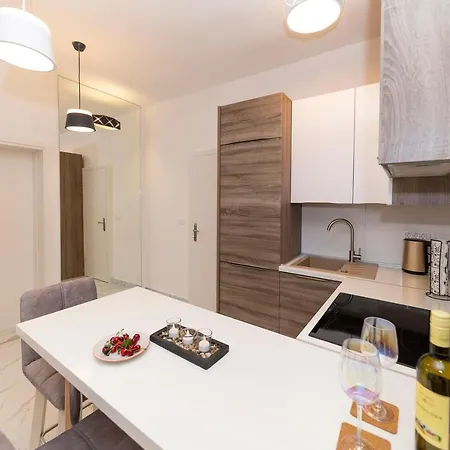 Duffys#2 公寓 扎达尔